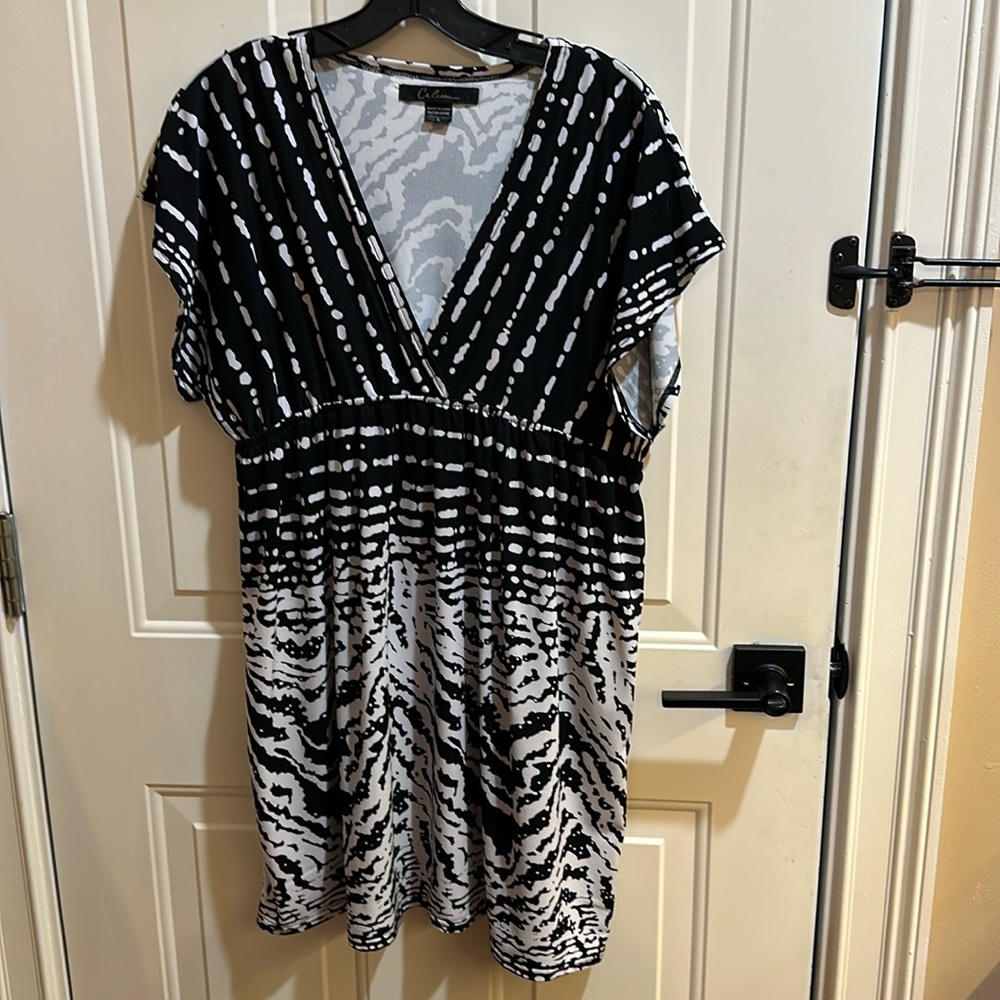Calessa blk/wht dress/tunic, Size Large